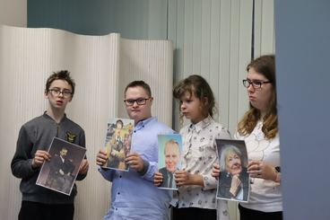 Inscenizacja z udziałem uczniów wieluńskich szkół w Bibliotece Miejskiej - dotyczyła Nagrody Nobla